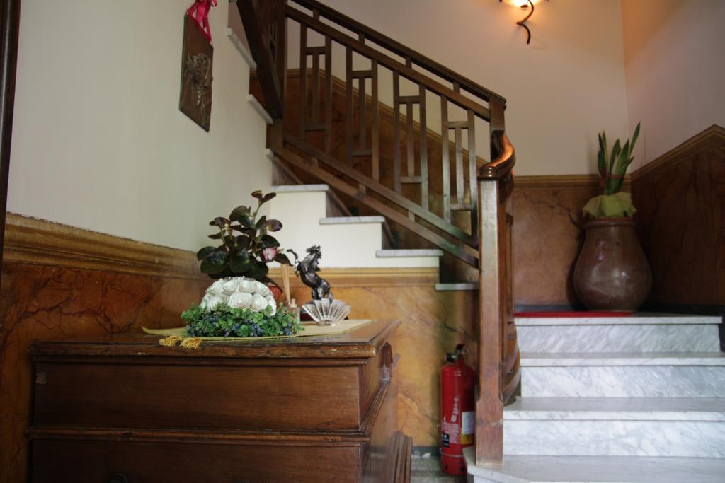 B&B Casa Carla Pinerolo Buitenkant foto